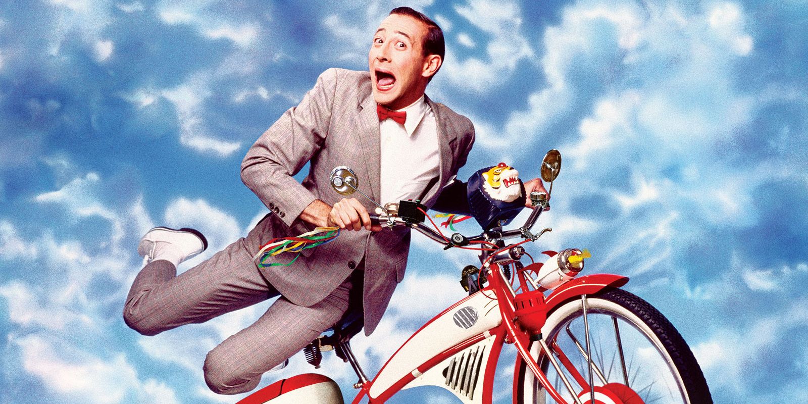 Fred Armisen, Danny Elfman y más honran a Paul Reubens en la proyección de Pee-wee's Big Adventure