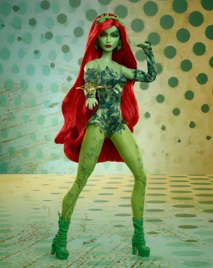 Mattel celebra el día de Batman con las Barbies Harley Quinn y Poison Ivy