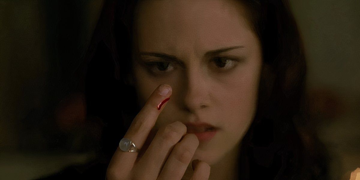 Why Edward Left Bella in New Moon, Explained