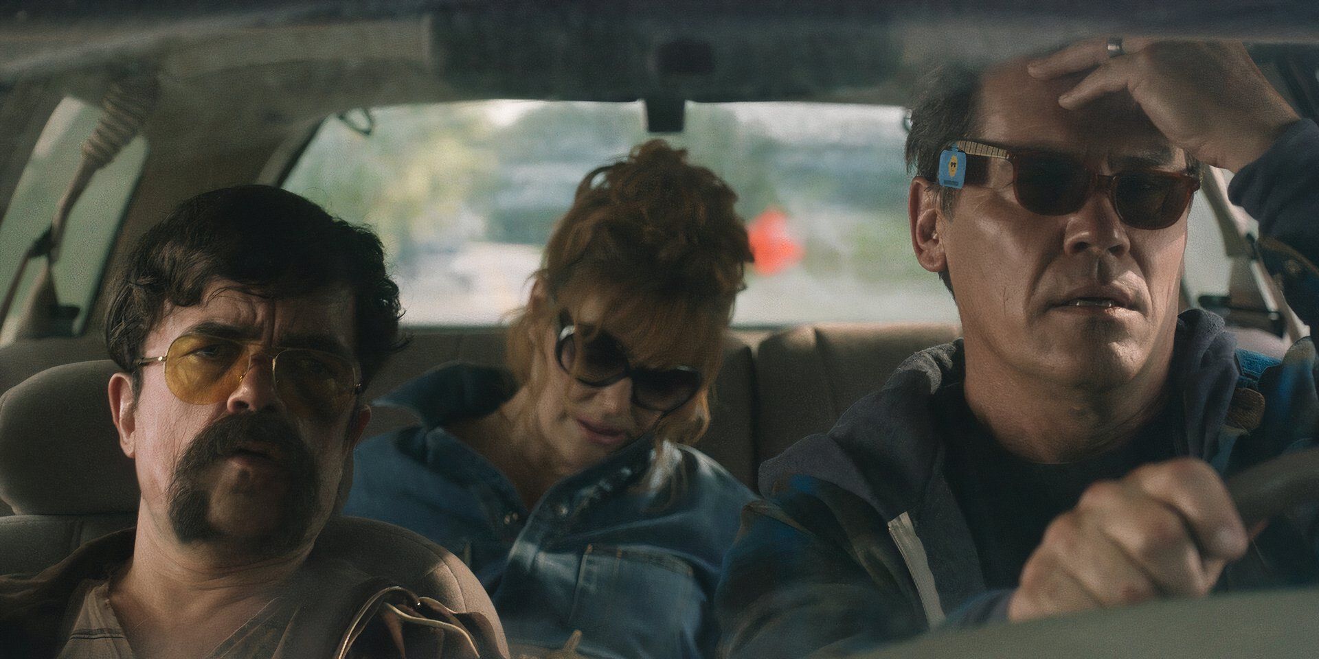 Josh Brolin, Peter Dinklage, and Glenn Close as the Munger family in a car in the movie Brothers