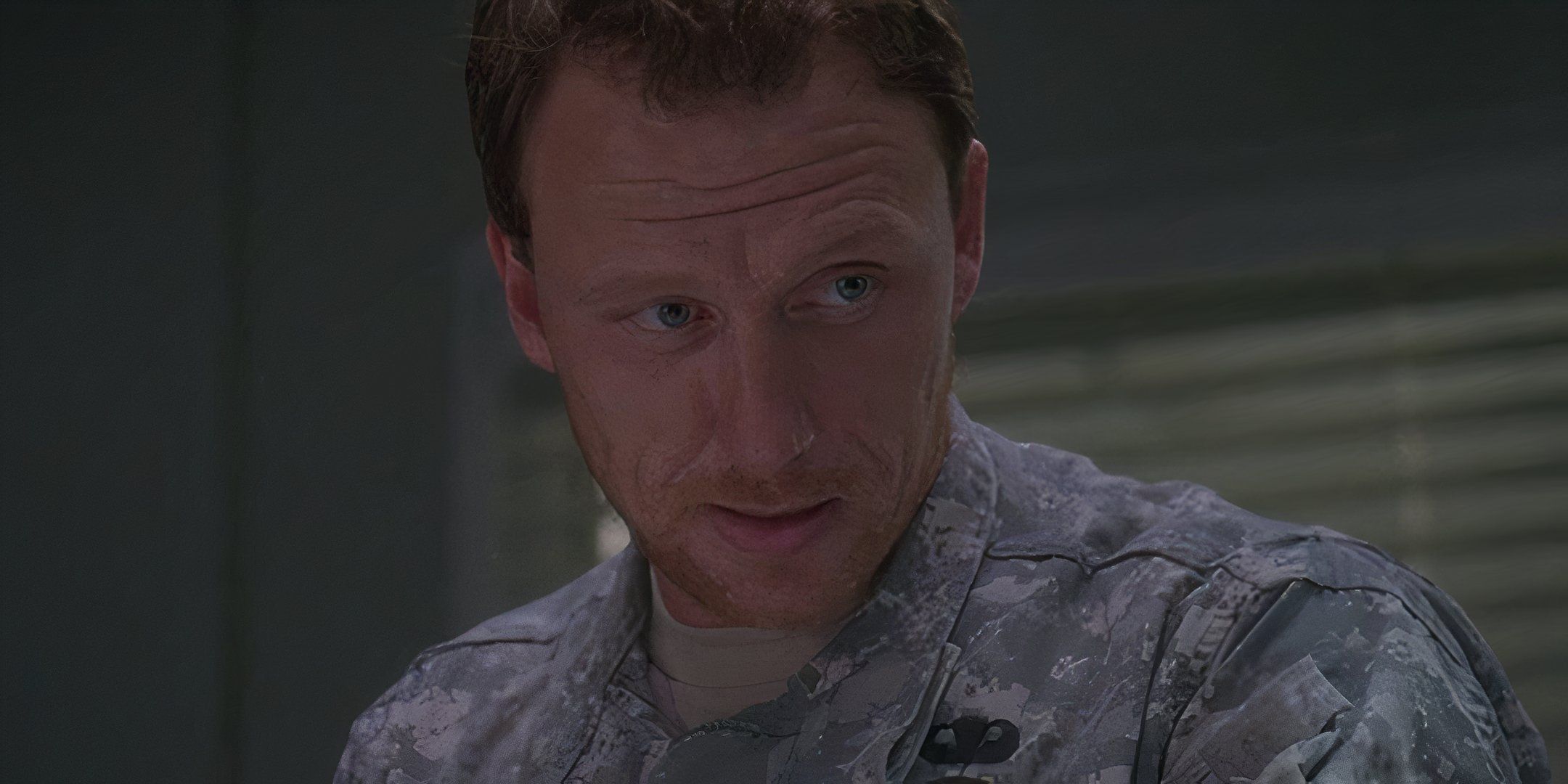 A closeup of Major Owen Hunt in his army uniform in his first episode of Grey's Anatomy.