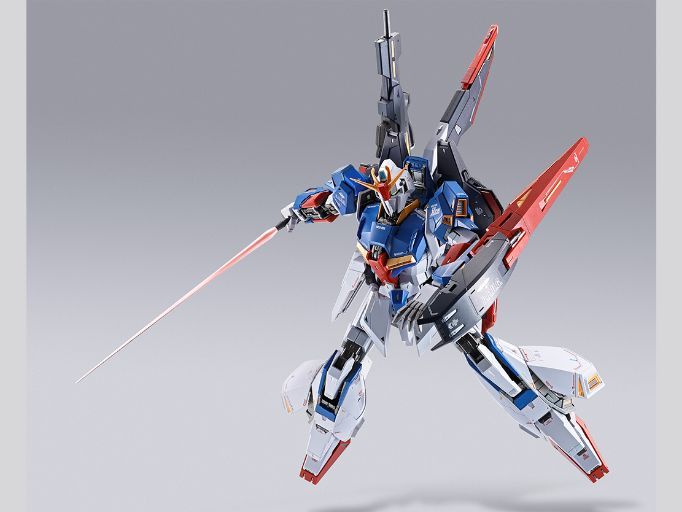 Bandai revela su nueva construcción metálica Zeta Gundam en una réplica de figura de primera categoría