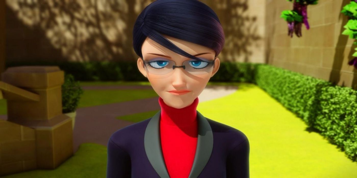 Nathalie de Miraculous Ladybug se encuentra en un jardín.