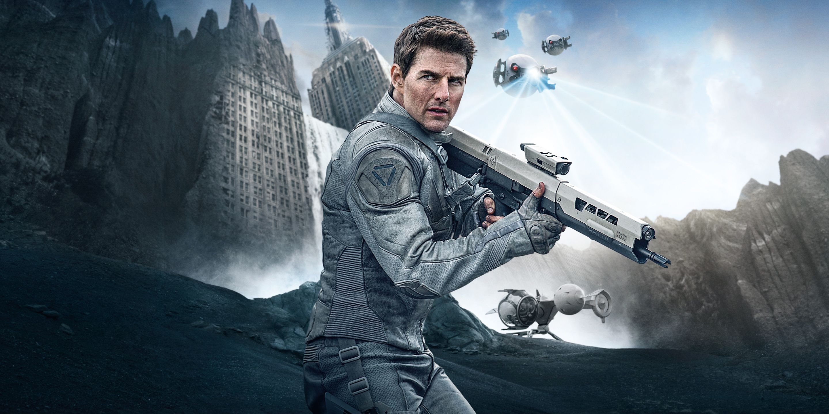 Tom Cruise in Oblivion Poster