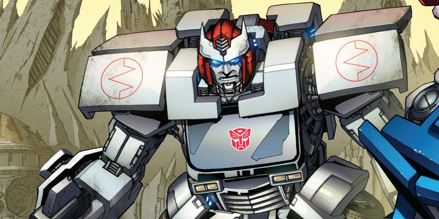 Ratchet parece frustrado em Transformers: More Than Meets The Eye.