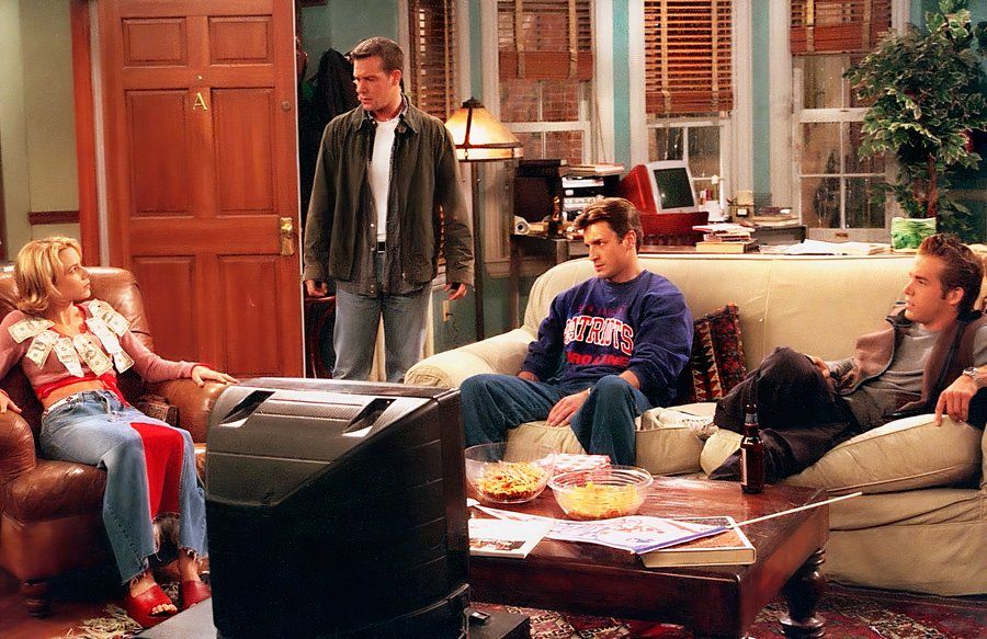 10 Underrated '90s Sitcoms That Still Hold Up