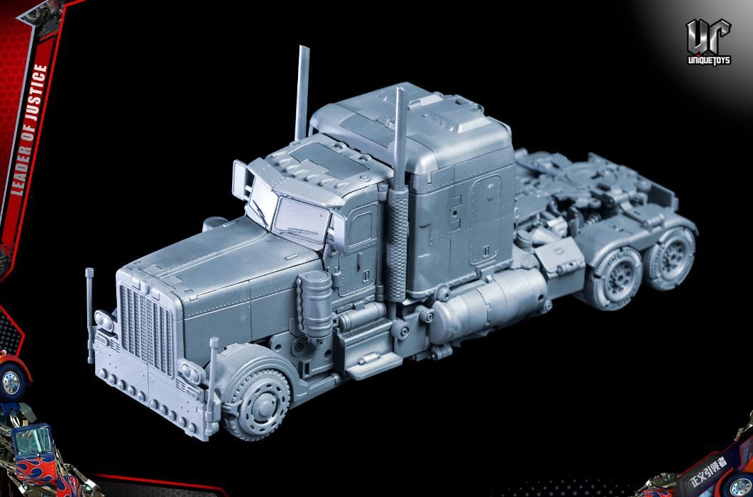 New Transformers Prototype Figure Recreates a Stunningly Detailed Optimus Prime