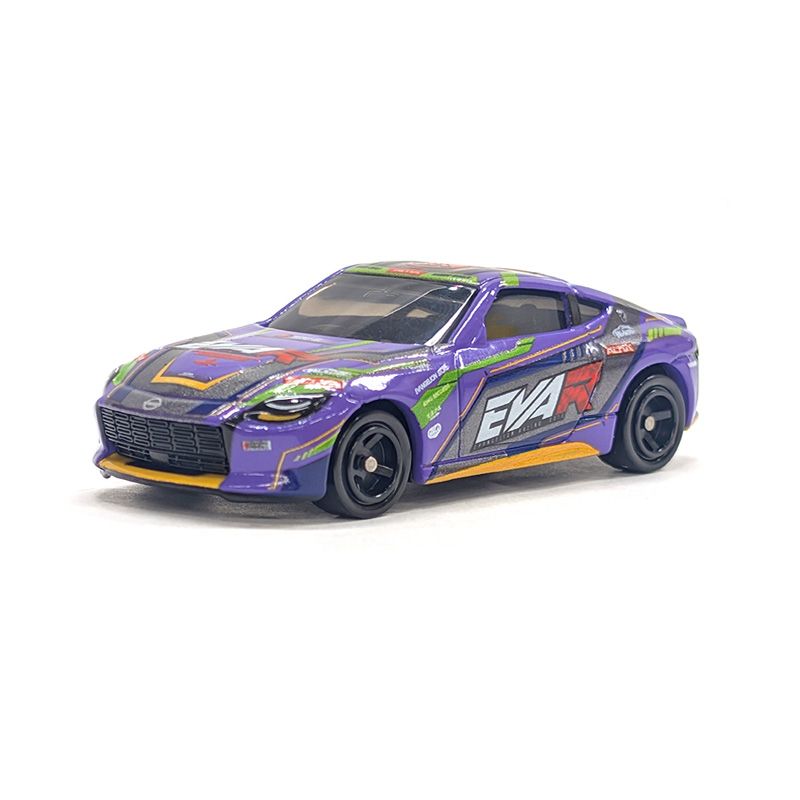 Evangelion se vuelve internacional con el lanzamiento del nuevo modelo Nissan Racing Cars