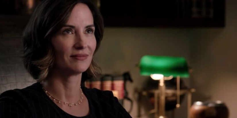 Lynelle Perry (Wendy Moniz) is smiling smugly in Yellowstone.