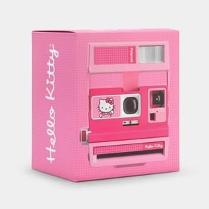 Hello Kitty возвращает ретро в новой «совершенно розовой» версии камеры Polaroid