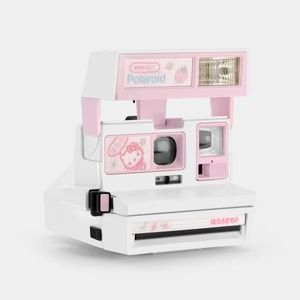 Hello Kitty возвращает ретро в новой «совершенно розовой» версии камеры Polaroid