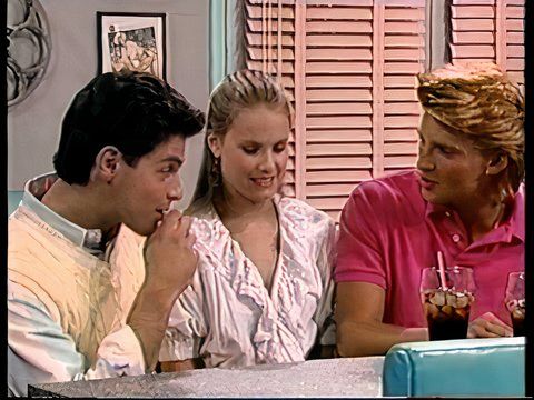 9 Underrated '80s Sitcoms That Still Hold Up