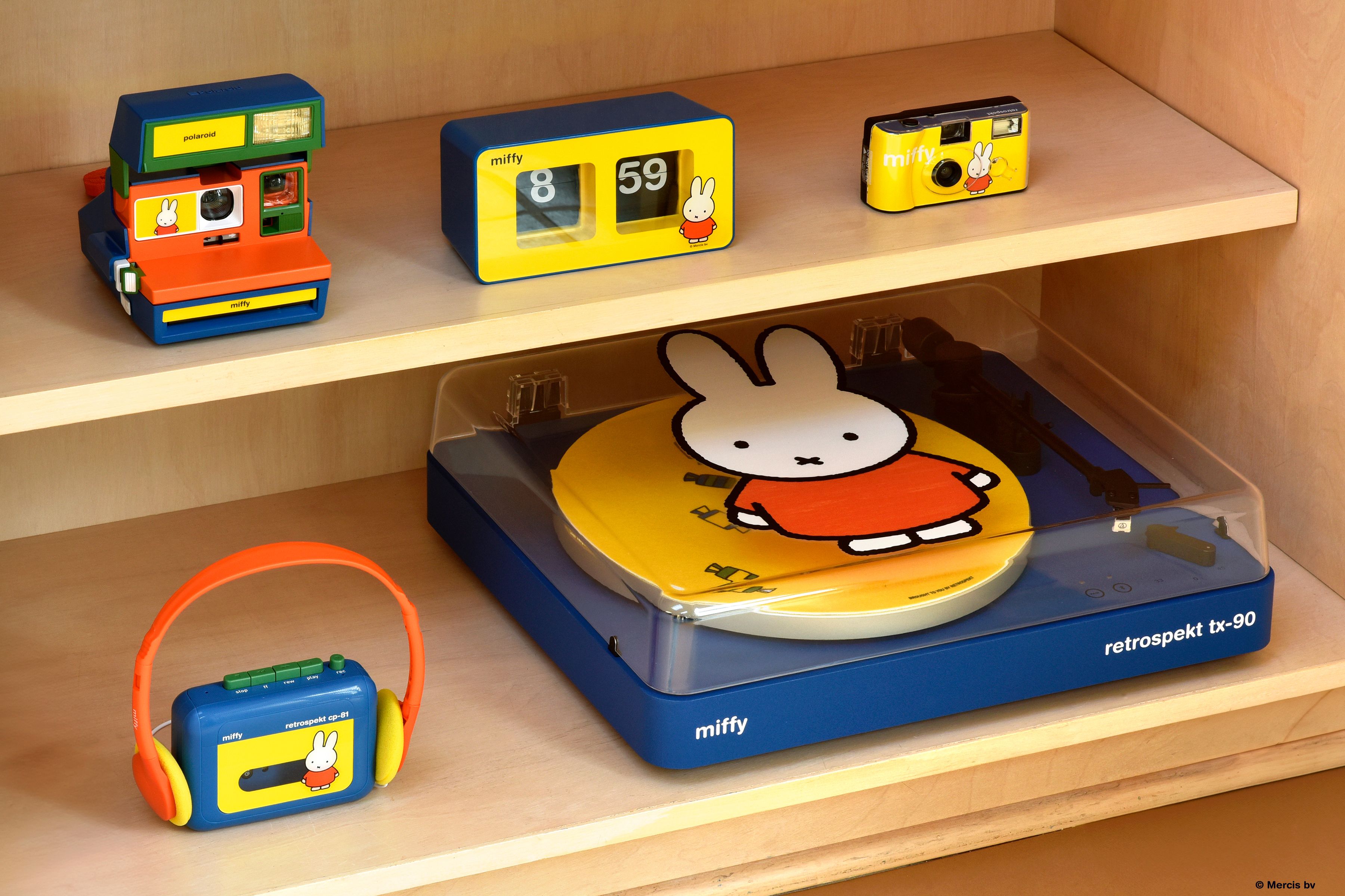 Miffy, una de las mascotas más queridas de Japón, aparece en la nueva colección mundial Retrospekt Tech