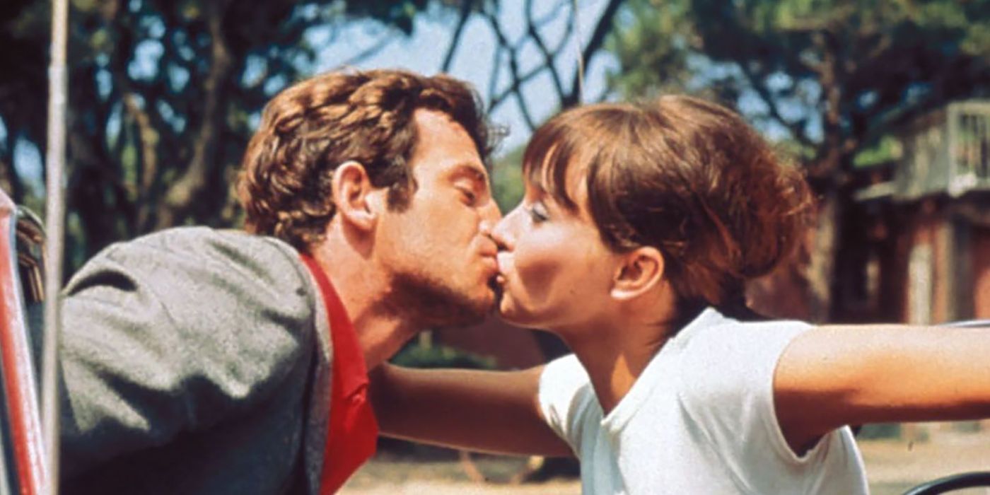 Pierrot e Marianne se beijam em Pierrot le Fou