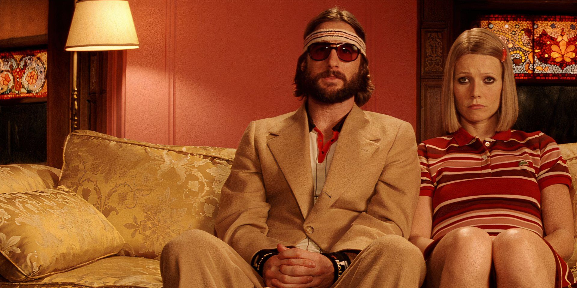 Richie and Margot are sitting on the couch in The Royal Tenenbaums