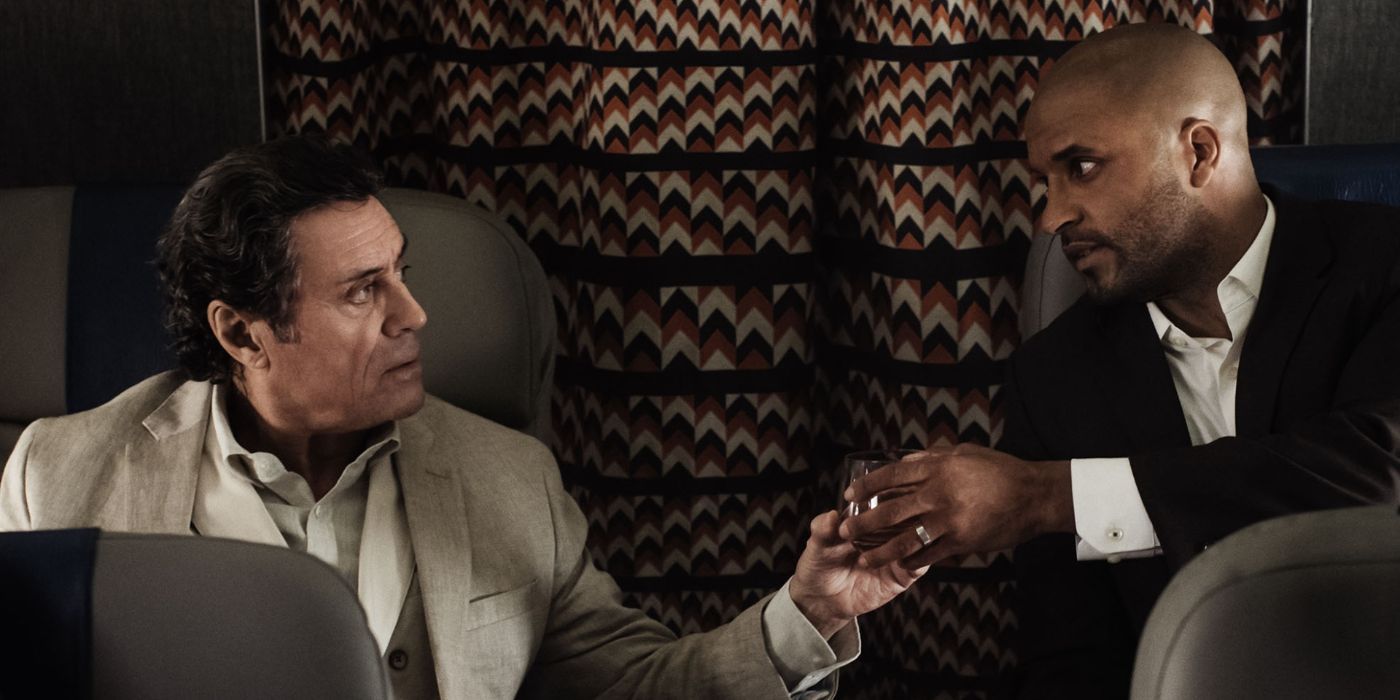 Ian McShane como Mr. Wednesday y Ricky Whittle como Shadow Moon en American Gods