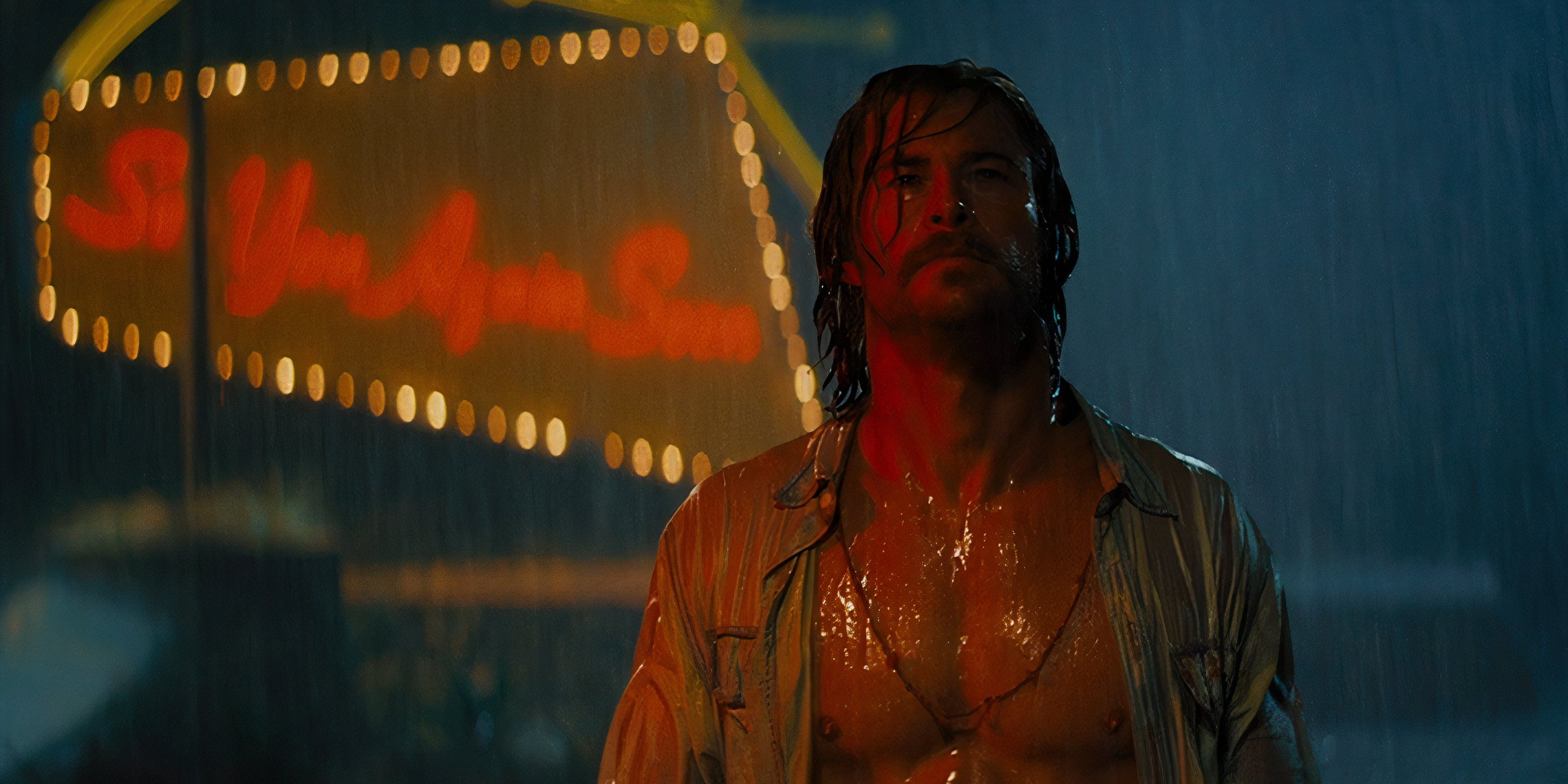 O homem está do lado de fora do El Royale em Bad Times no El Royale