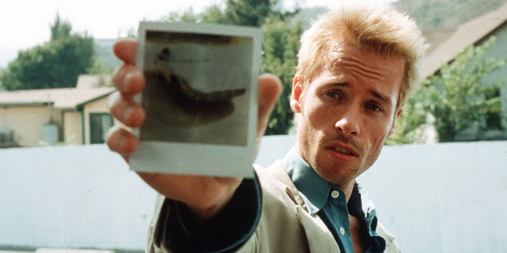 Guy Pearce in Memento