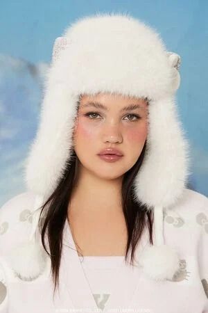 Hello Kitty и Forever 21 возвращаются с новым зимним релизом Snow Cute