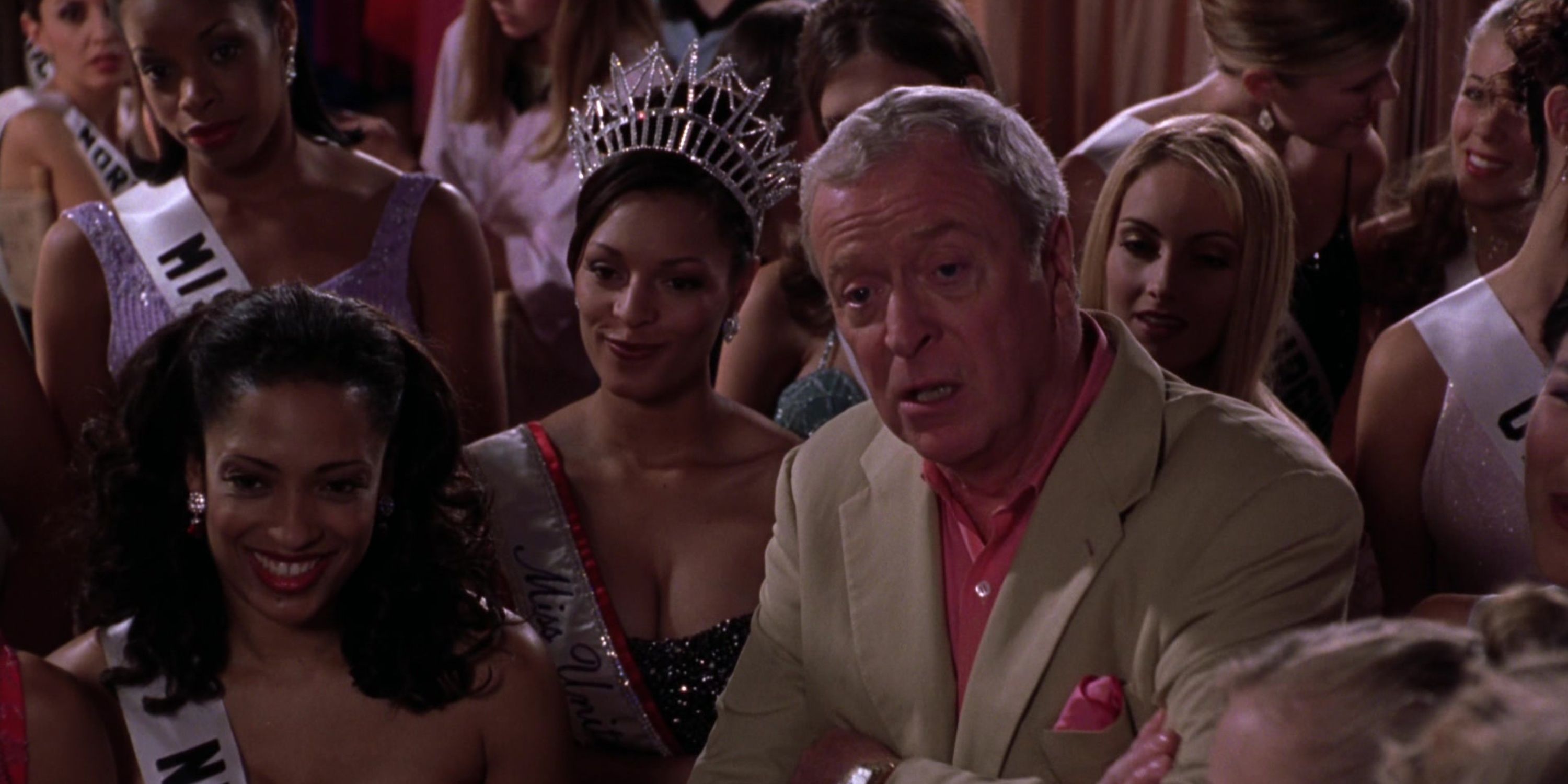 Michael Caine como Victor em Miss Simpatia