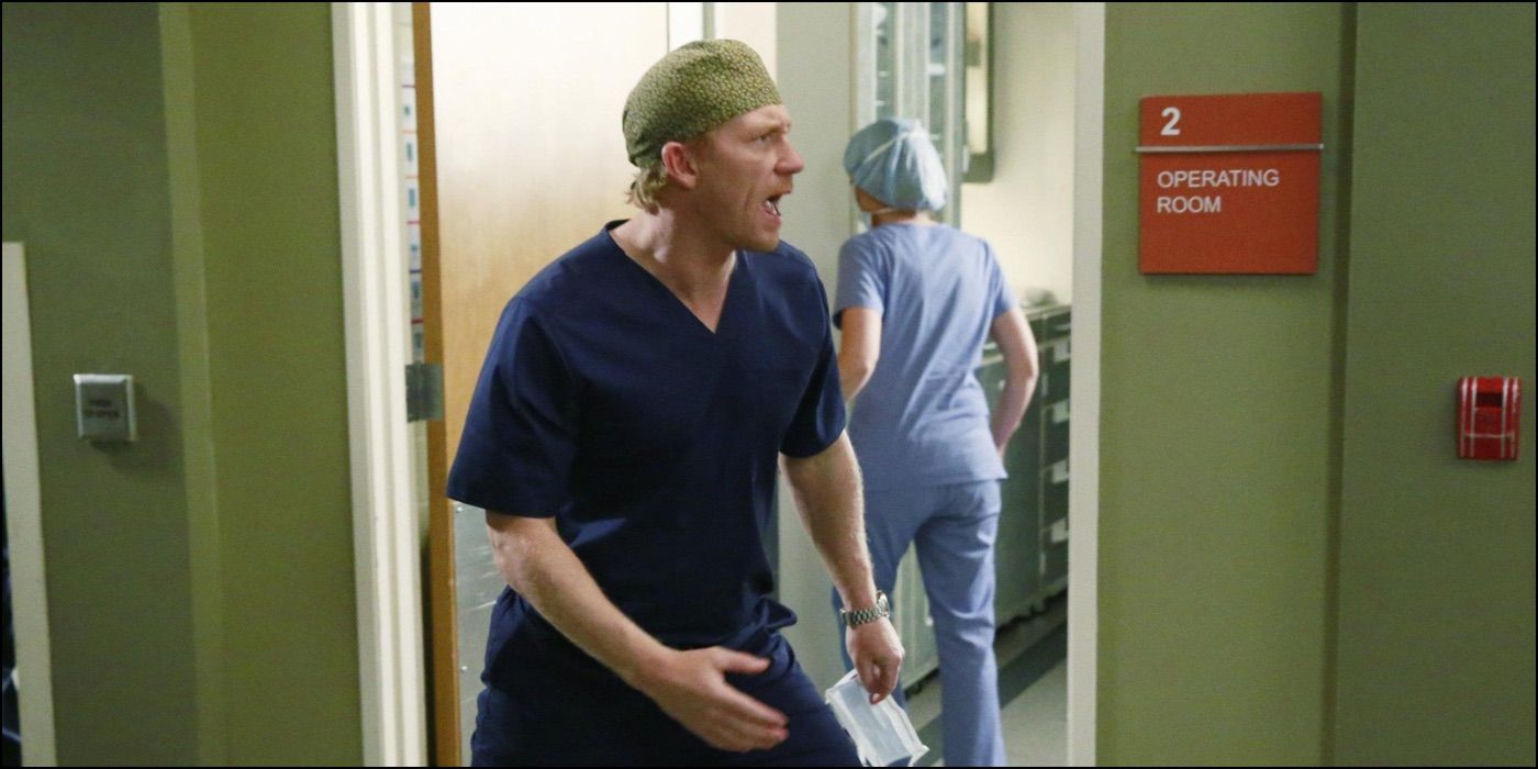 Owen Hunt running out of the OR in Grey's Anatomy