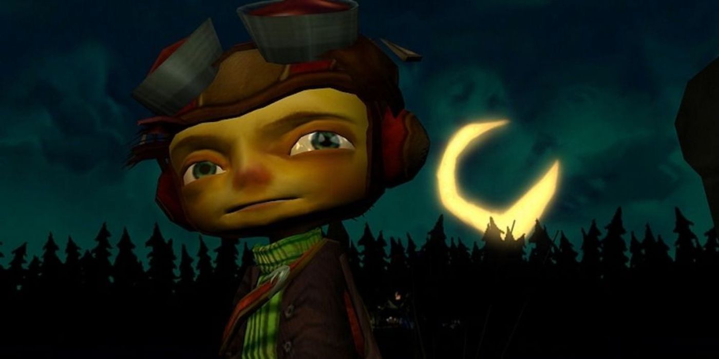 Raz parece preocupado diante de uma grande lua crescente pairando sobre uma floresta em Psychonauts.