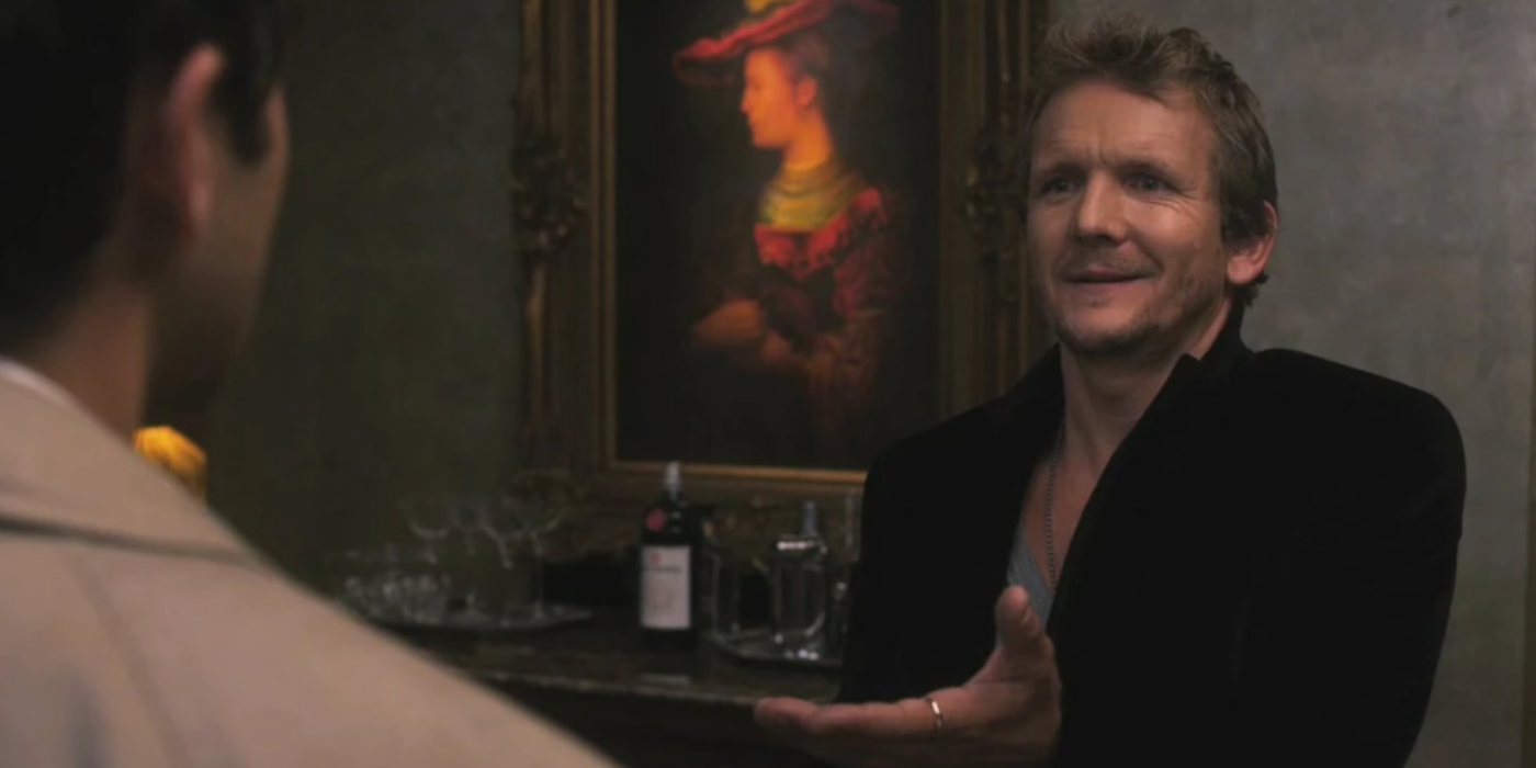 Balthazar de Sebastian Roche parece incrédulo enquanto conversa com Castiel (Misha Collins) em Supernatural.