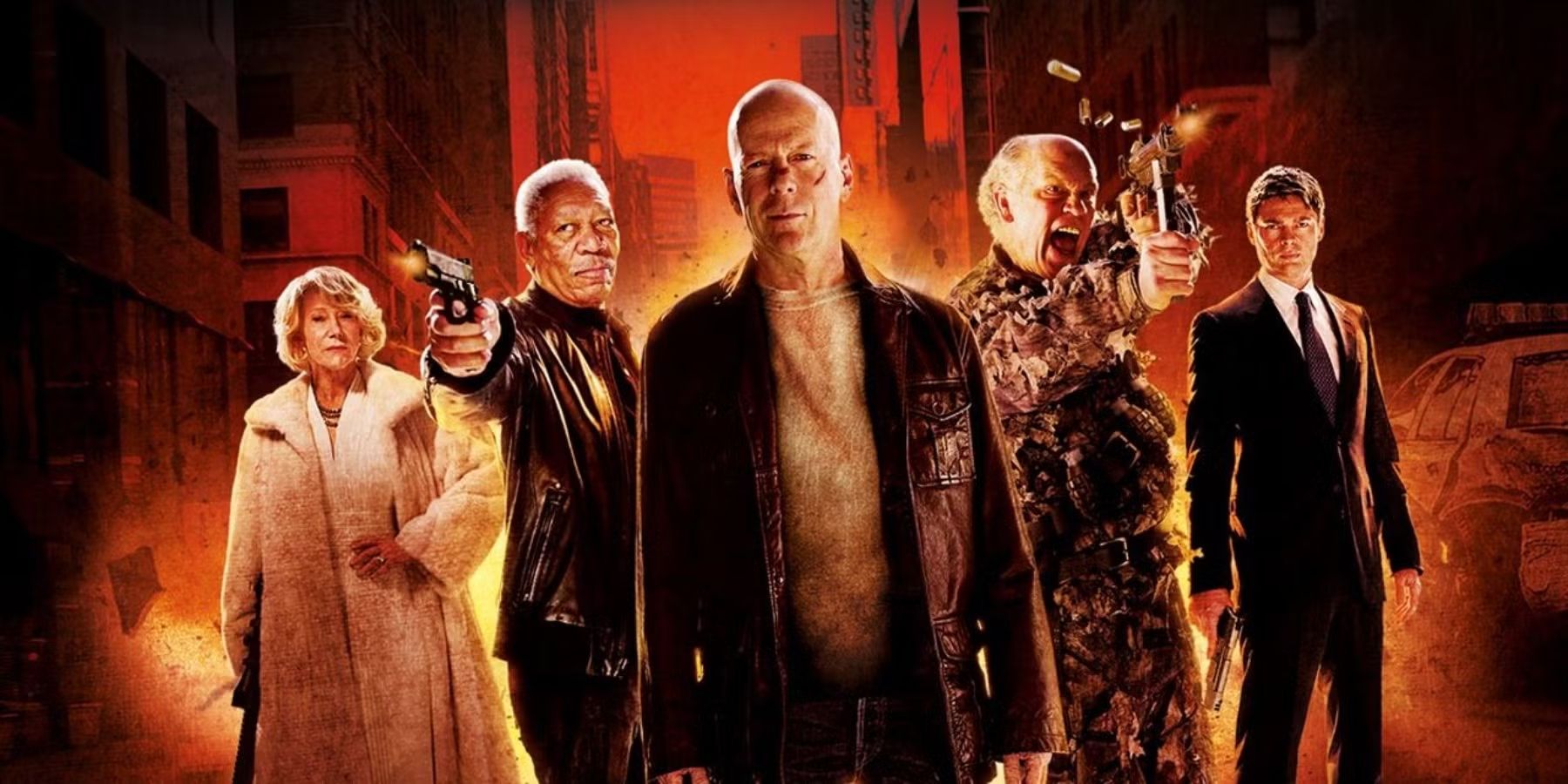 O elenco de Red (2010) aparece no pôster do filme, liderado por Bruce Willis