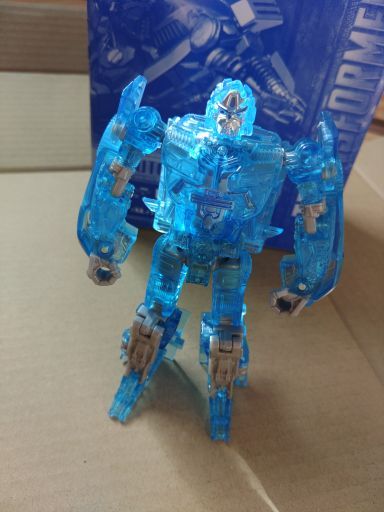 Transformers Fans Get First Look at New Holographic Mirage in Rare Action Figure Reveal