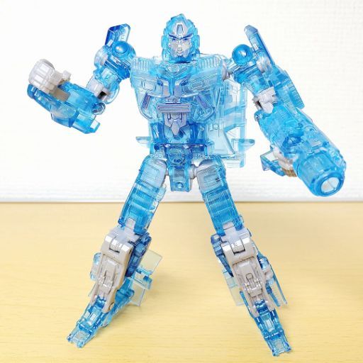 Transformers Fans Get First Look at New Holographic Mirage in Rare Action Figure Reveal