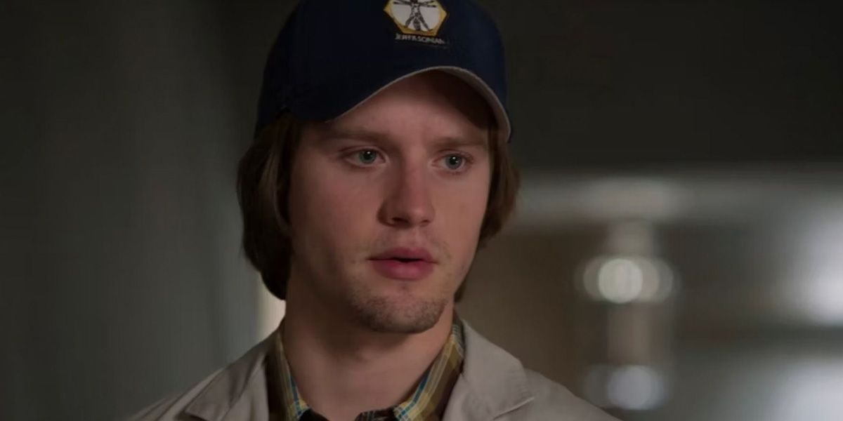 O mais jovem “Squernn” em Bones, Finn Abernathy, é interpretado por Luke Kleintank.