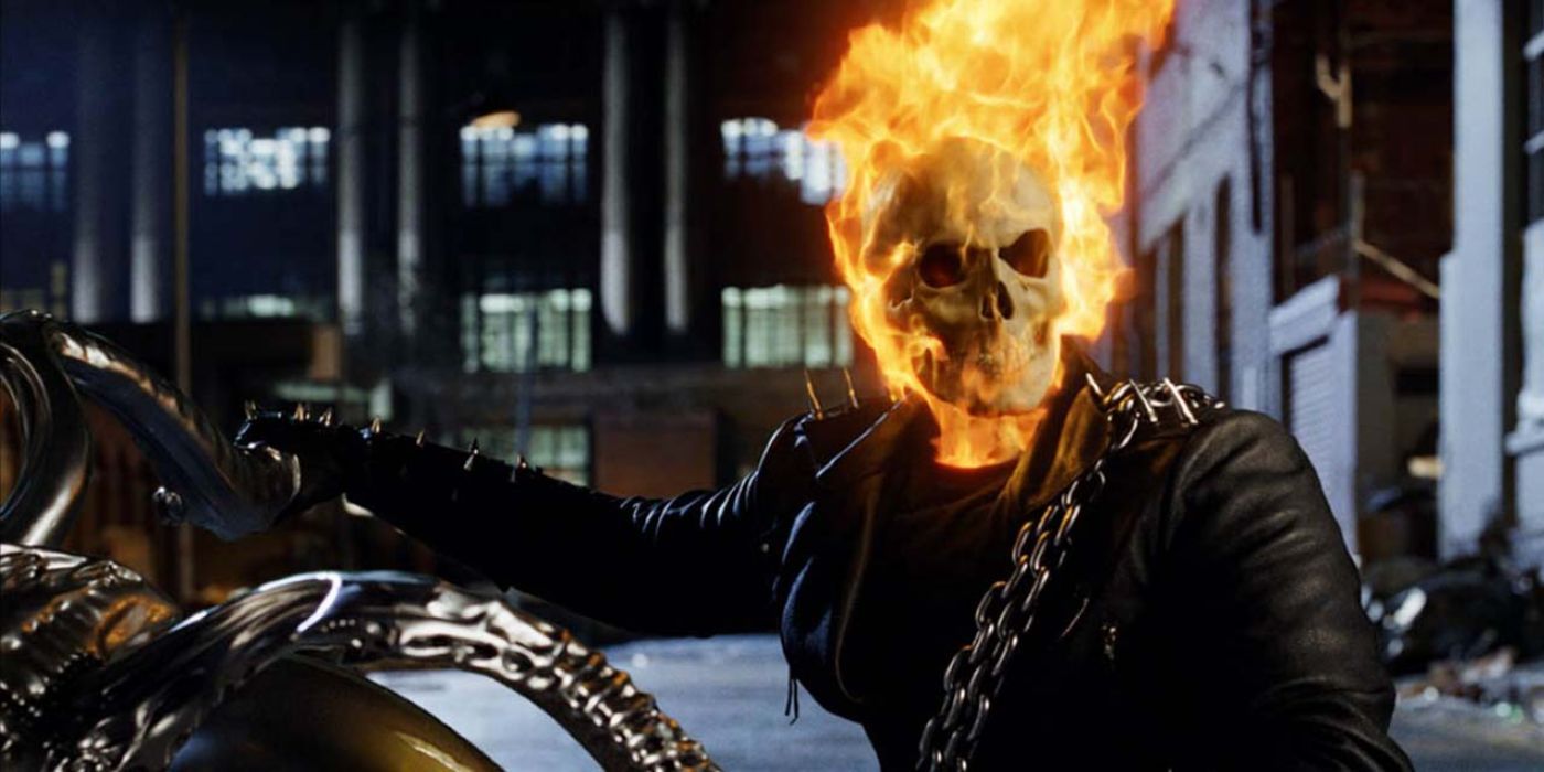 Ghost Rider em sua motocicleta em Ghost Rider.