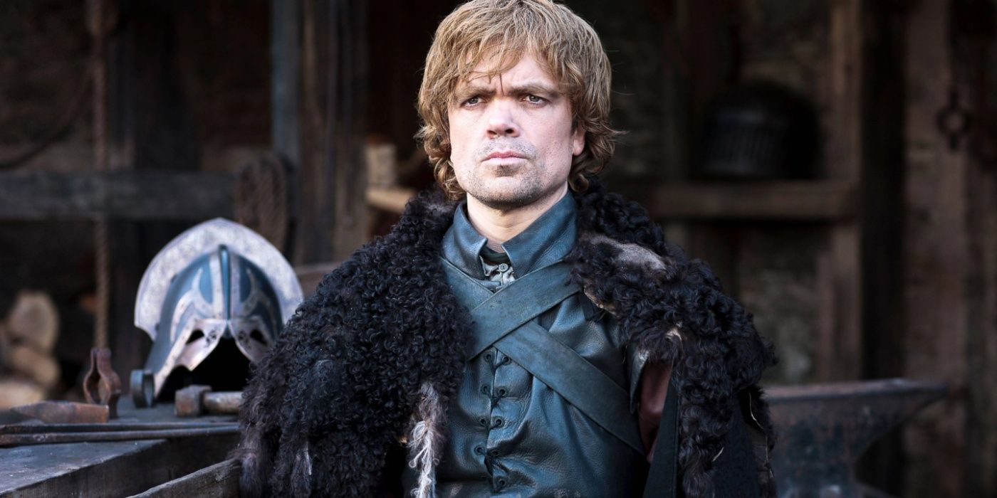 Tyrion vestindo roupas quentes em Winterfell em Game of Thrones.