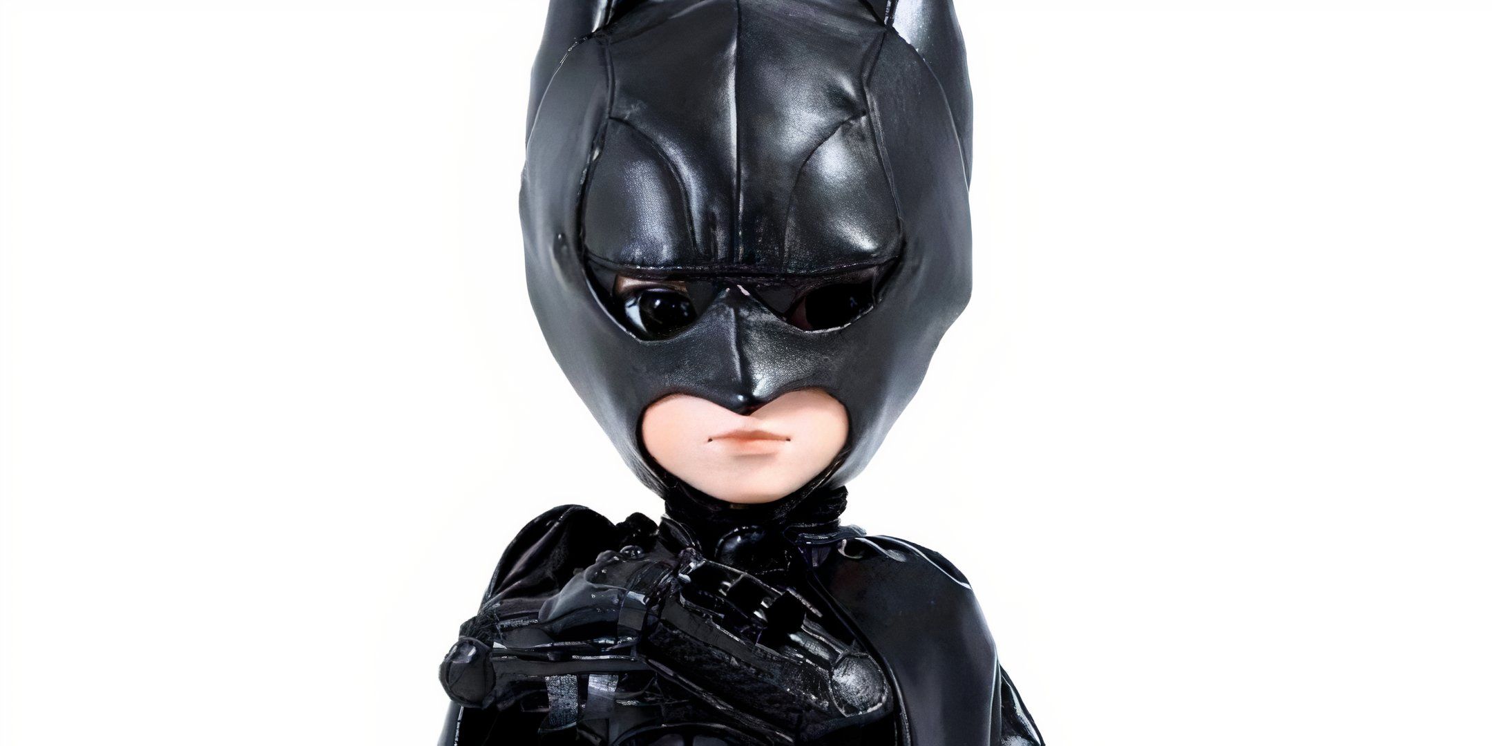 O Cavaleiro das Trevas levanta a boneca Batman por Pullip