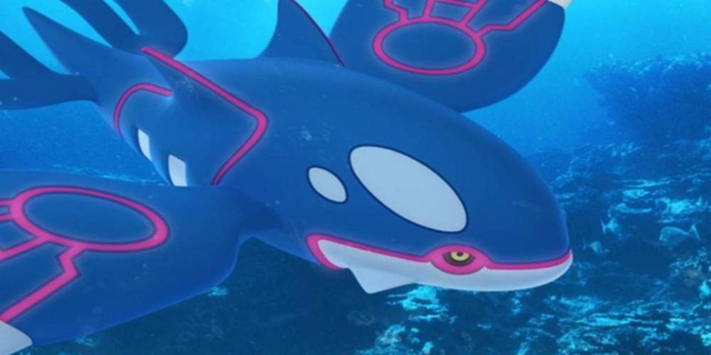 O lendário Kyogre nadando em um vasto oceano aberto.