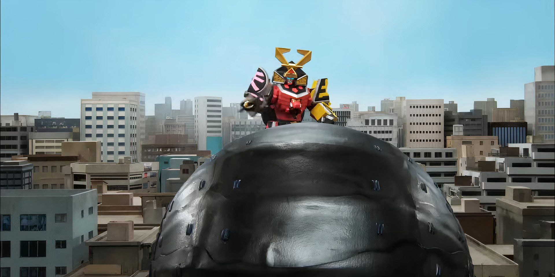 Megazord e Armadeevil lutam em Power Rangers Super Samurai Episódio 2