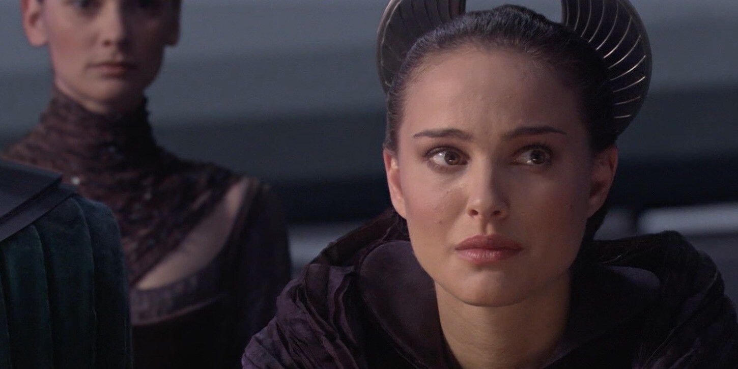 Padme Amidala testemunhando Palpatine formar o Império em Star Wars: Episódio III - A Vingança dos Sith