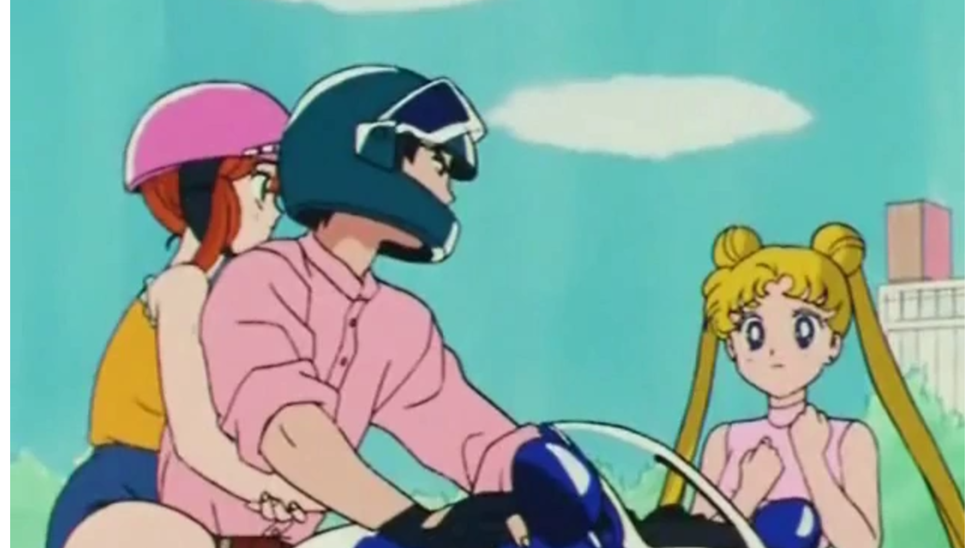 Triste Usagi assistindo Mamoru de moto com outra garota. 