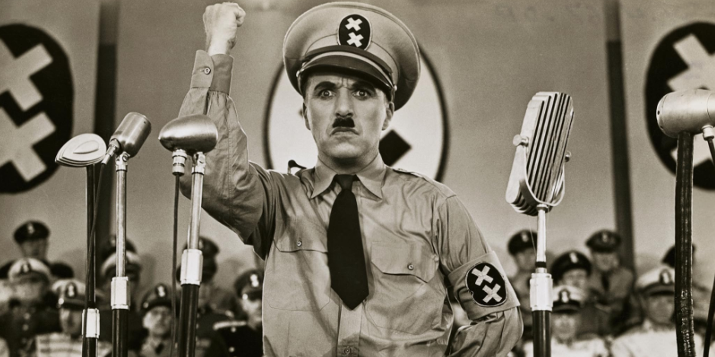 Chaplin retrata Hitler em uma comédia de humor negro sobre o fascismo chamada O Grande Ditador.