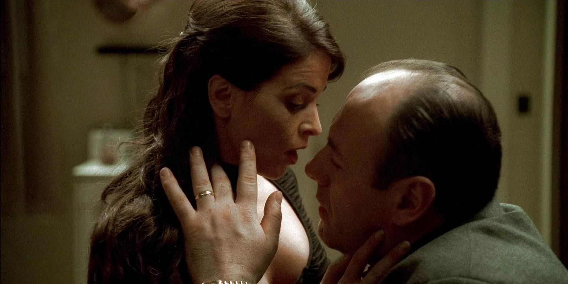 Tony e Gloria Trillo em Os Sopranos, Todo Mundo Dói