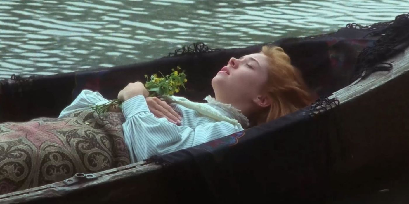 Anne atuando a senhora de Shallot na série de TV Anne of Green Gables.