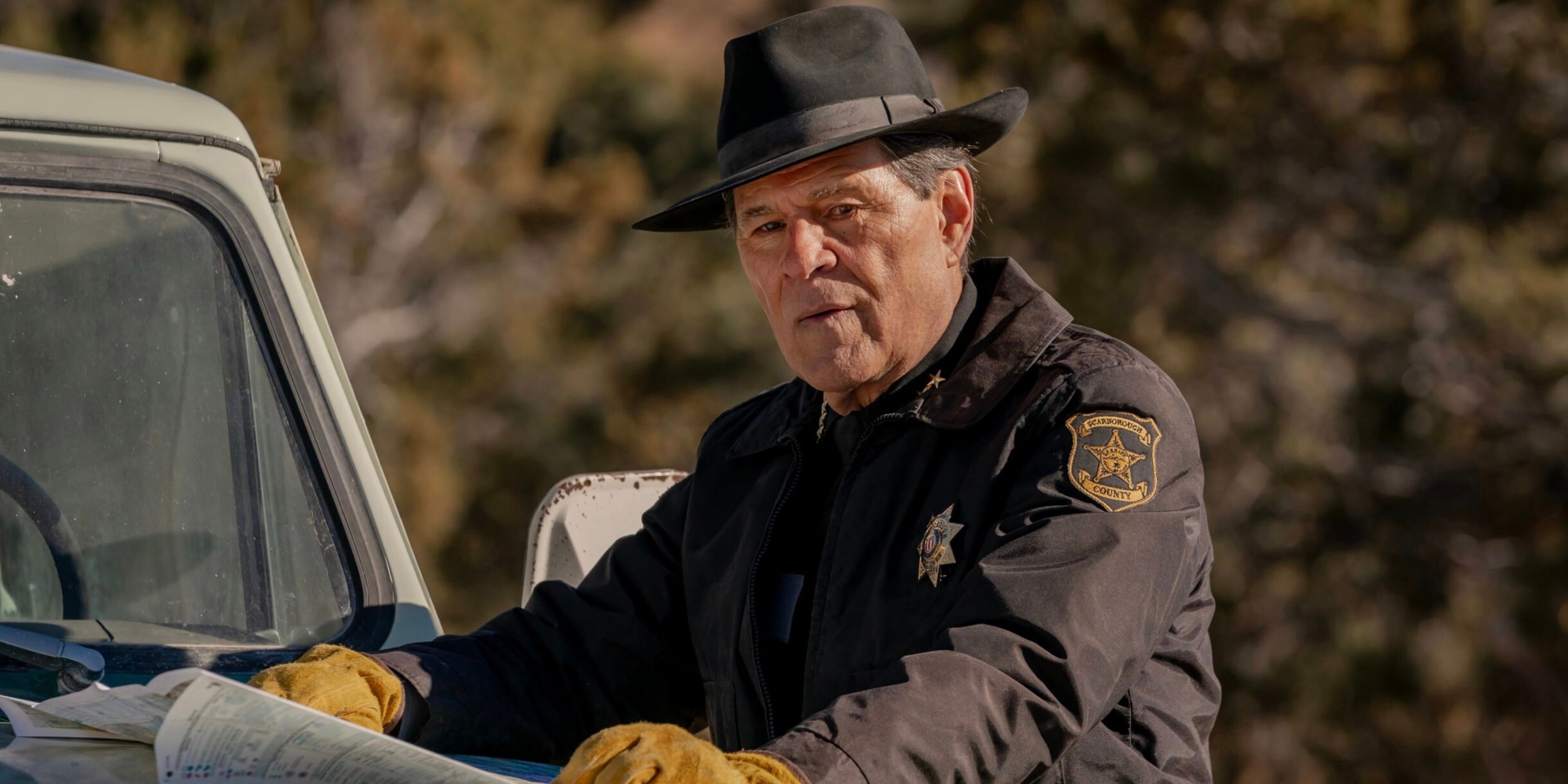 Sheriff Gordo Sena en Dark Winds