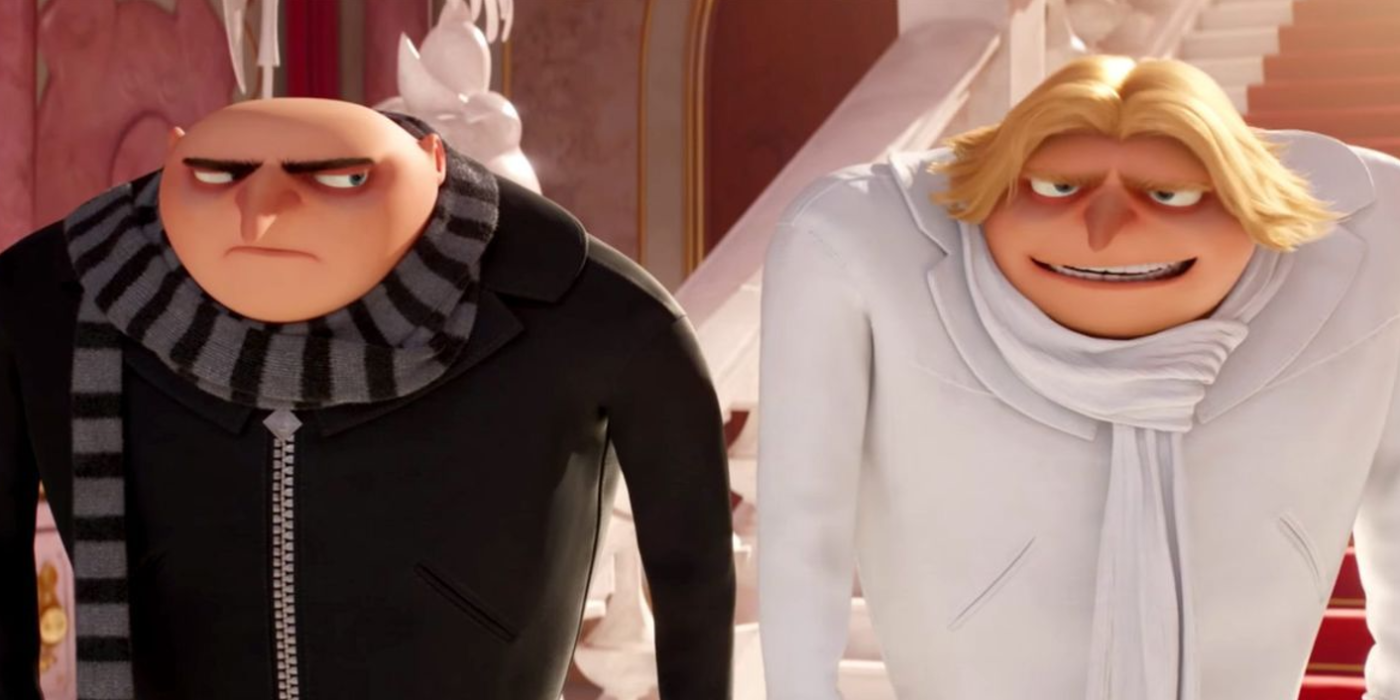 Gru está olhando para um dru sorridente em ME Despicable 3.