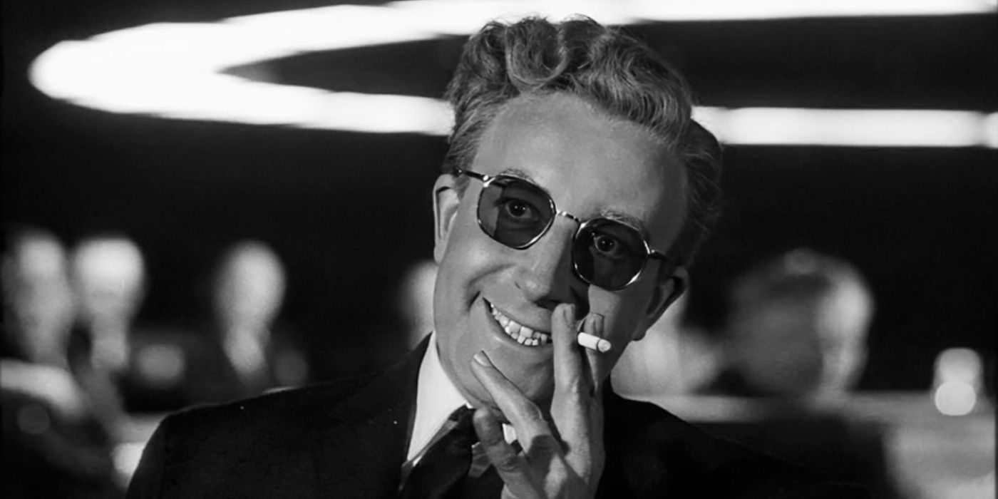 Peter Sellers como Dr. Strangelove na sala de guerra do filme Dr. Strangelove