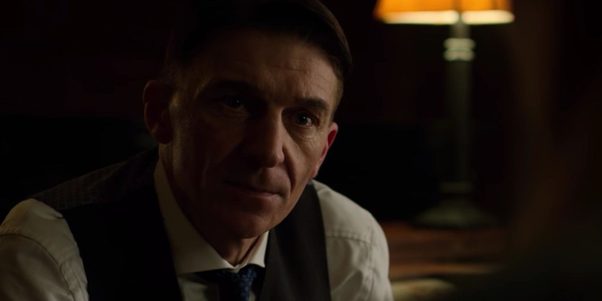 Felix Manning talks to Karen Page in Daredevil