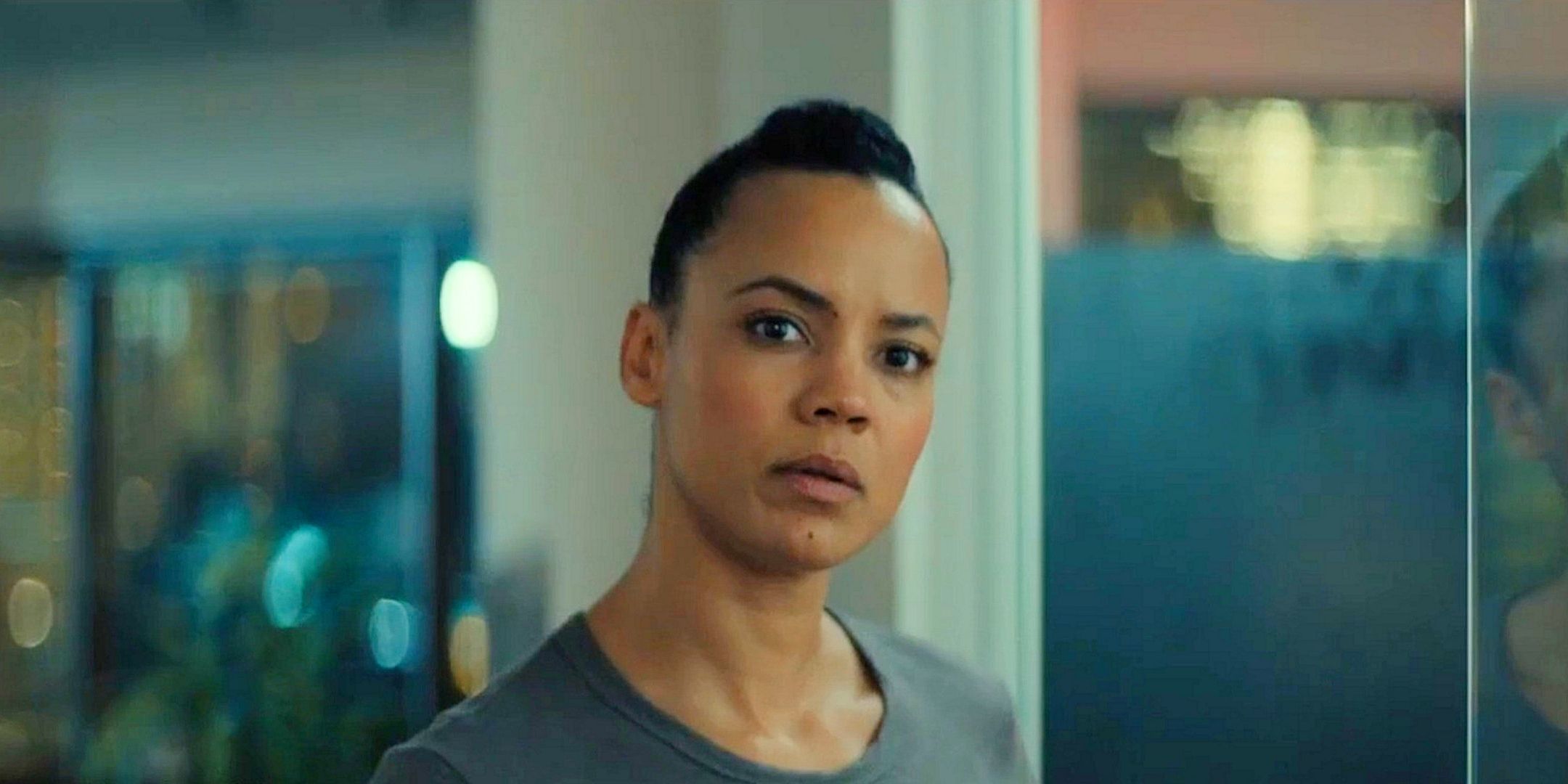 Frances Neagley en una camisa gris