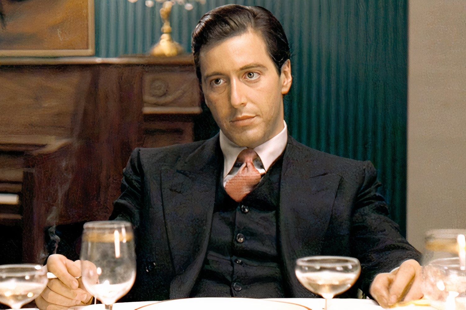 Michael Corleone diz a Moe Green que ele o está empurrando de lado no padrinho.