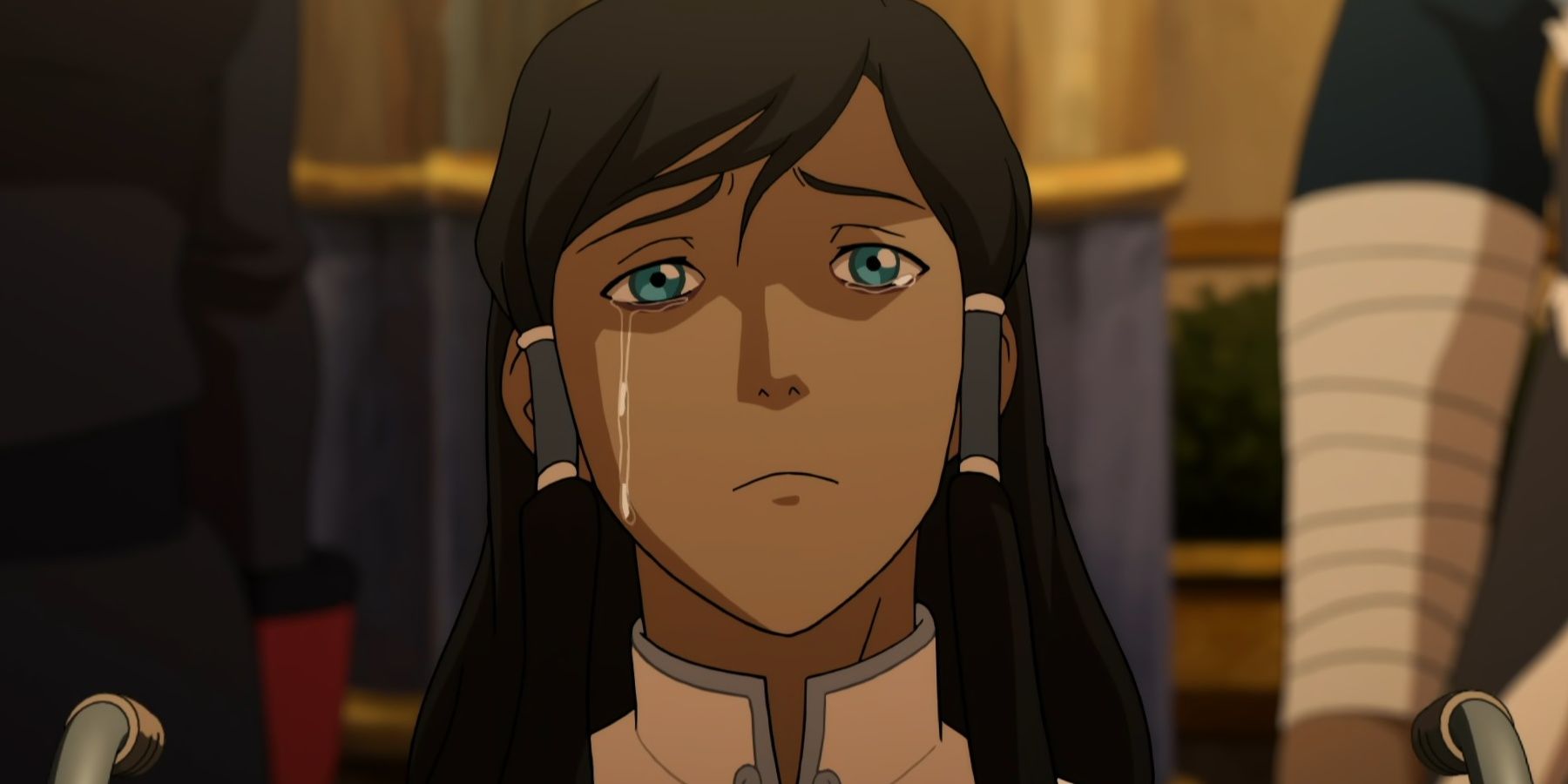 Korra chora quando uma lágrima desce pela bochecha direita na lenda do anime Korra.