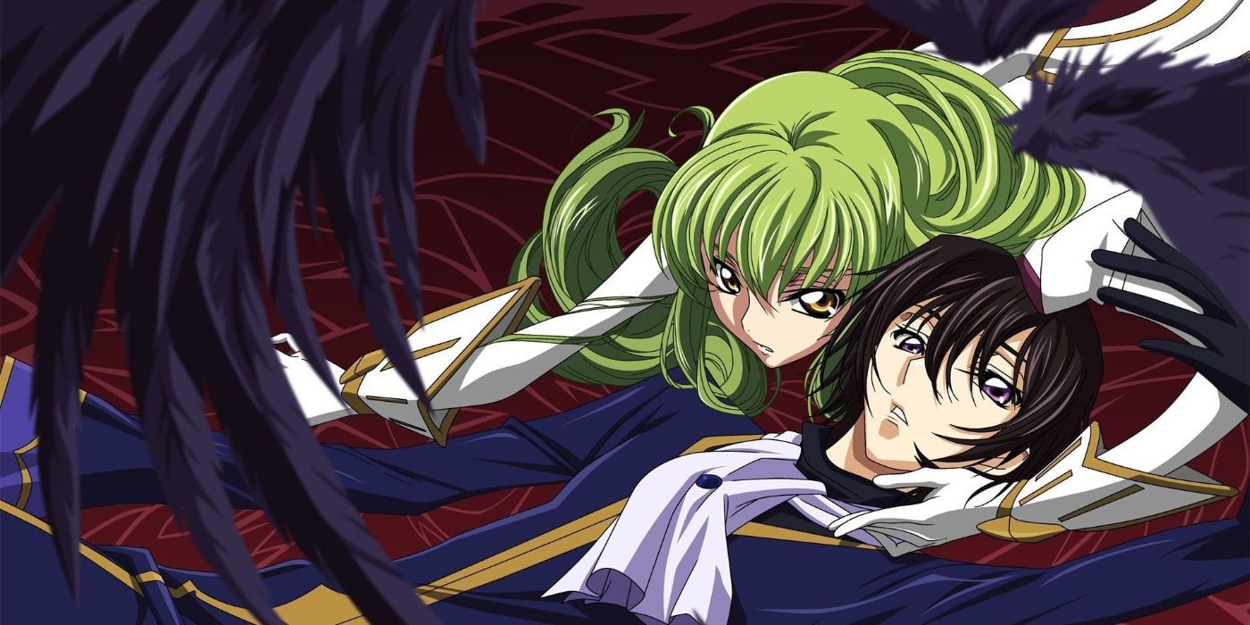 CC, kod geass'larında Lelouch tarafından koruyucu bir şekilde çömelir.