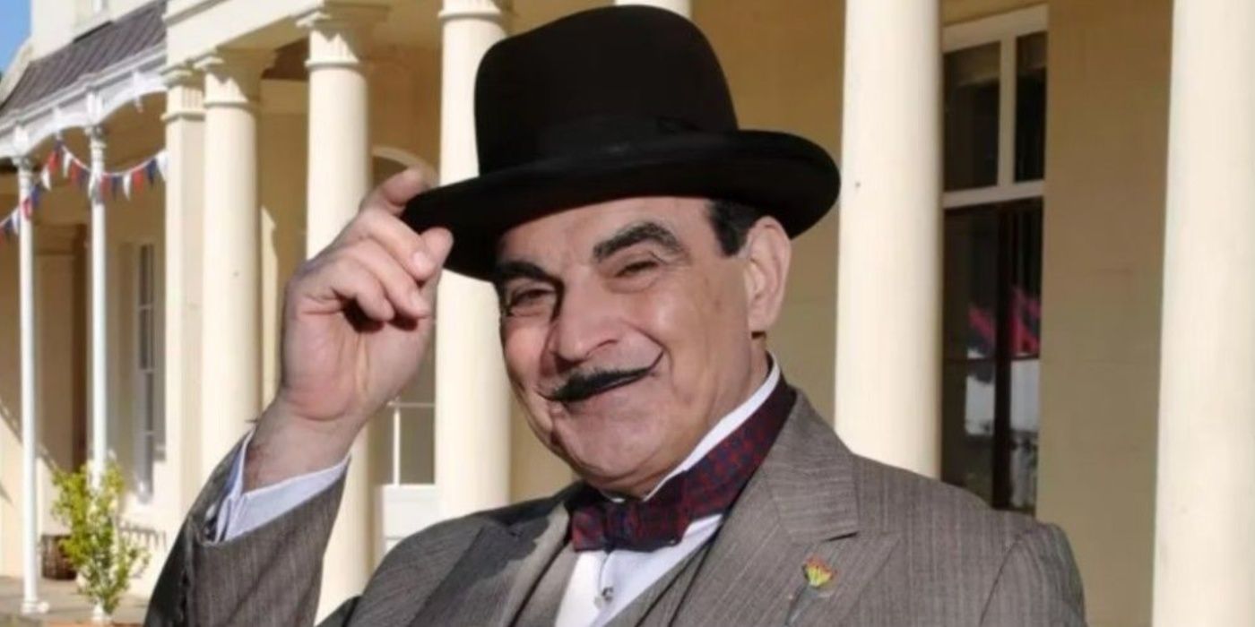 Poirot inclinando o chapéu na série de TV.